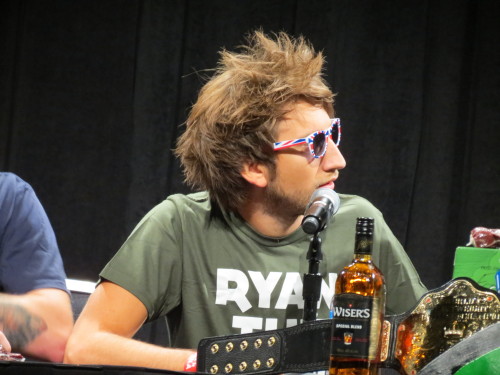 dyl-panda:  Gavin’s ridiculous hair we all know and love. I miss this hair…