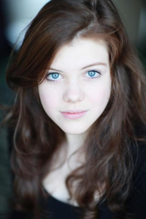 realtrai:WHAT IS IN THAT NARNIAN WATER AND WHERE CAN I GET SOMEWhy did Lucy’s eyes change color??