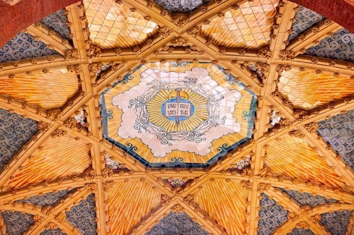 cubebreaker:  Barcelona’s Sant Pau Hospital recently completed a massive renovation.
