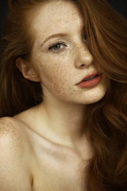 madelineaford:  the raw madeline photo by @bartlomiejkurela //  follow @madelineaford on IG    Oh so beautiful!