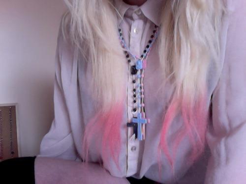 sadbutstillhorny:  *: looking for more pale? *: