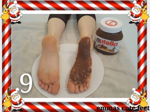 emmas-cute-feet:post number 9 of my daily “advent calendar”. ❤ #feet #feetstagram #wrinkledsoles #se