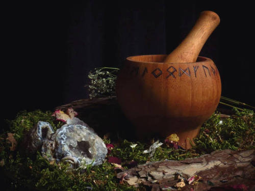 xphandelionx:sosuperawesome:Herb Witch Boxes and Mortars and Pestles by Ancient Hearts Shop on EtsyS