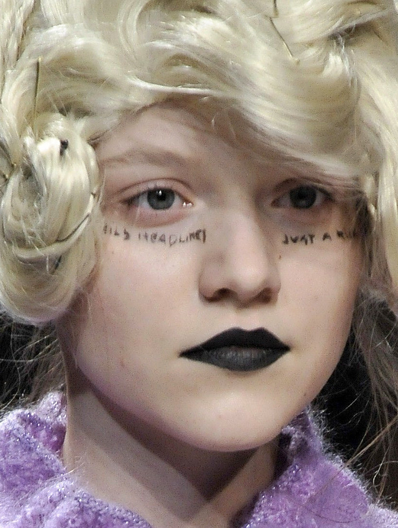 lamorbidezza:  Make-up at Tao Comme des Garcons Fall 2008