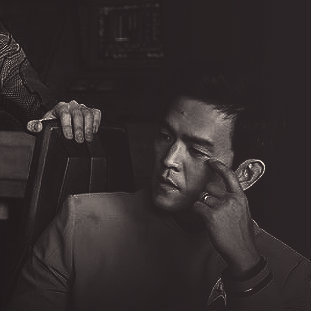 hurt-spock:Behind the scenes images cropped so they dont look like they’re bts. 