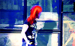 hayleys:  hayley williams + headbanging 