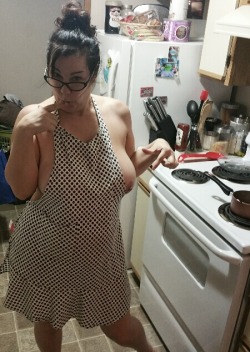 beautifulandgreen:  And this…is why I cum home for lunch daily