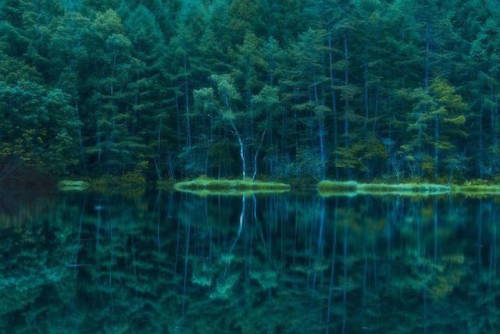 landscape-photo-graphy:Photographs of Japan’s Stunning Landscape That Look Like Watercolor Pai