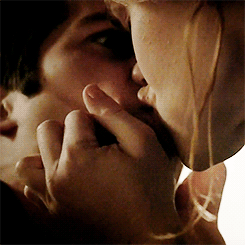 hoechlined:  Stiles’ reaction when someone kisses him 