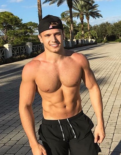 maninsuitz:  http://instagram.com/sam.cushing