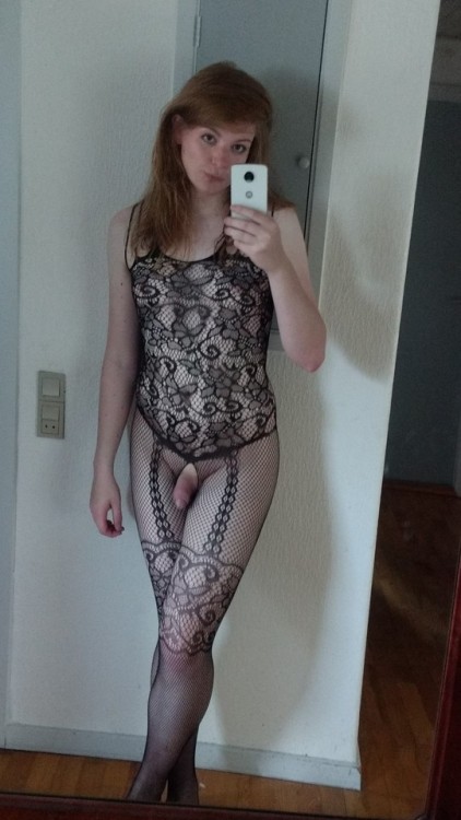 swordmaiden:Was trying out this new body suit I got as a gift, I think it is a winner :D what do you