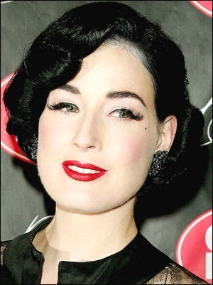 dita-fan: Dita Von Teese