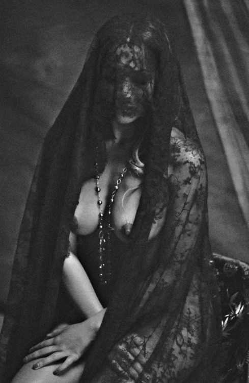 THE DARK WANDERER