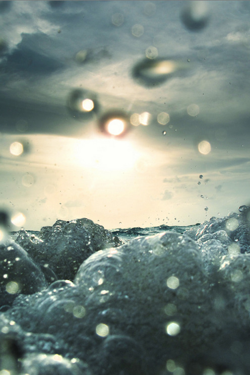 r2&ndash;d2:  Ocean Wave Splash by (LikClick Photography) 