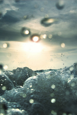 r2–d2:  Ocean Wave Splash by (LikClick