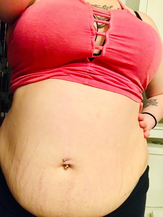 mychubbyqueen:  She sent these super cute pics to my phone. Look how big she’s getting. Her belly is getting so big and heavy, and don’t even get me started on the stretch marks, mmmm 🐷🤤