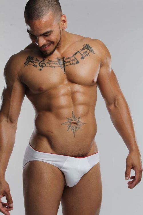 hawaiianbaitingqueen: Lethal Adonis Escada (aka) Gio