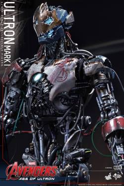 Gunjap:  Avengers Age Of Ultron: Hot Toys 1/6 Ultron Mark I. Official Photoreview,