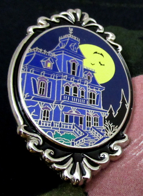 +Phantom Manor Pins +Many thanks to @galaad-spectre for the for the cameo pin! <3