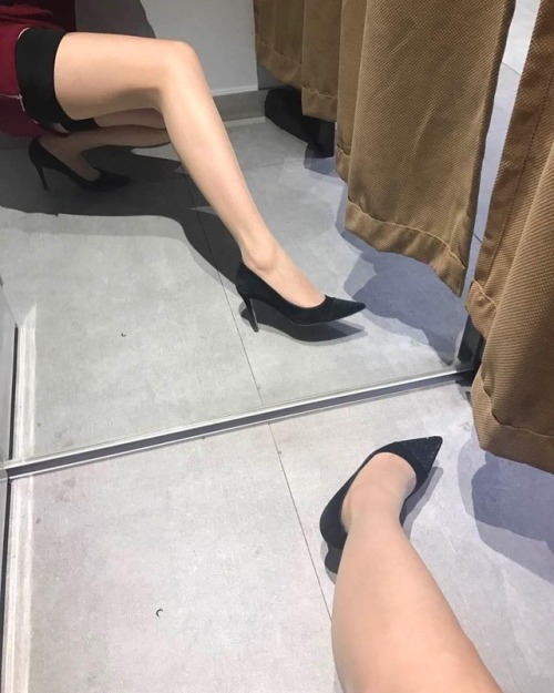 iiiiiiiiiiiiiiiiiiiiiiiiiiiiil: 男生喜欢哪件呢？我怕是有选择纠结症。