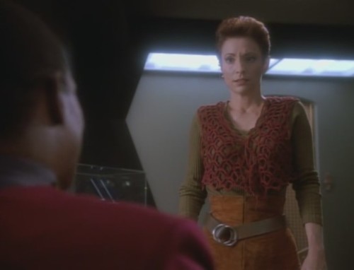 Kira Nerys in &ldquo;The Homecoming&rdquo; [DS9 2x01. Images from TrekCore]