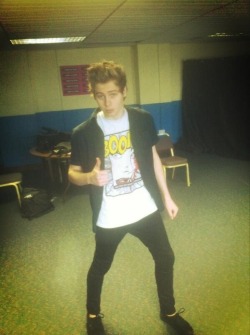 pizzacal:  ashy-irwin:  well aren’t you sexy  nO STOP LUCAS STOP 