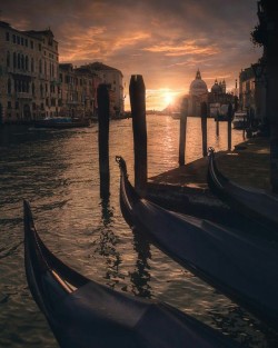 natureinpictures:  Sunrise on the Grand Canal… by Mindz.eye