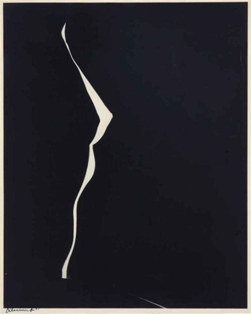yama-bato:   Erwin Blumenfeld. New York 1948Via mutualart  