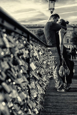 Beautflstranger:  Beautflstranger:   The Bridges With The ’ Love-Locks ’ Found