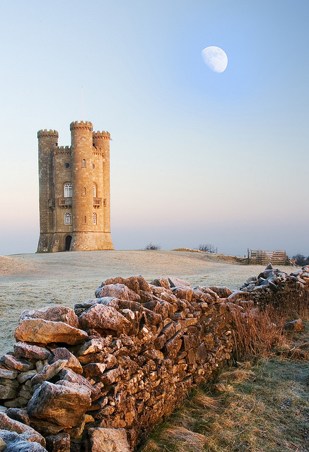 archaicwonder:Broadway Tower is a folly located on Broadway Hill, near the village of Broadway, in t