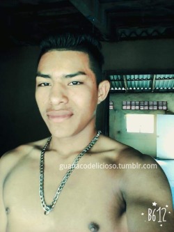 guanacodelicioso:  José Balmoris es un bicho palomudo de playa el Tamarindo en el departamento de la Unión 😻💦➲ REBLOGUEA 👈