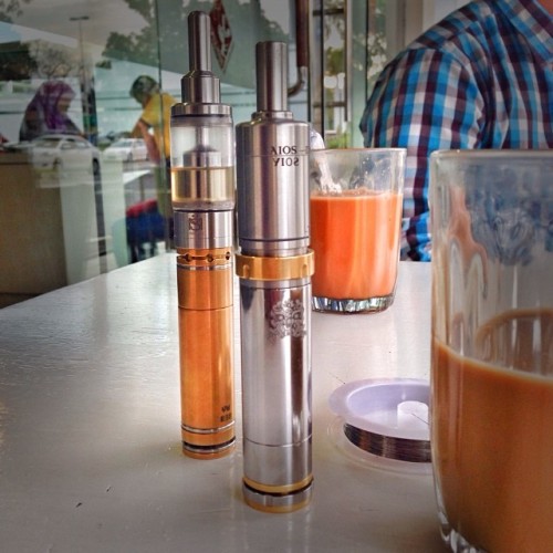 Hi-tea with mr jade #vapeon #vapersbrunei #vaperazzi