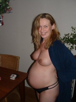 sexypregnanthotties: For more sexy pregnant