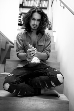 meninvogue:  Happy 24th birthday, Avan Jogia! 