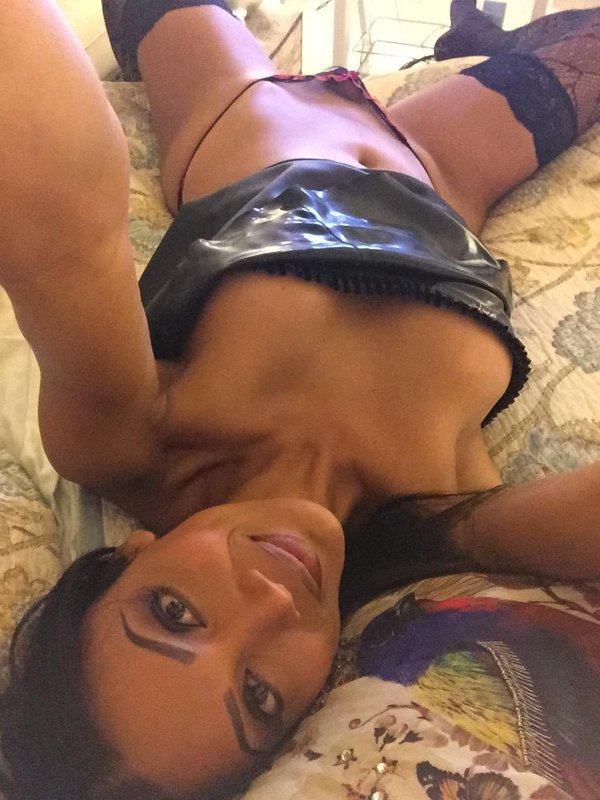 lasvegas-ts-lover:  pantybulges:Yasmin Lee  ❤️❤️❤️💧💦💦💦