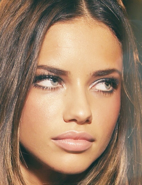 meowbella: brazilian-bombshells:  Stunning Adriana.  can i actually be her 