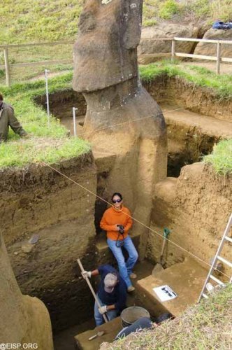 dominovox:  queenanunnaki:  Easter Island’s Statues Reveal Bodies Covered With Unknown Ancient Petroglyphs 21 January, 2014 MessageToEagle.com - Standing some 2,000 miles west of Chile, on the Easter Island, 887 mysterious giant statues have intrigued