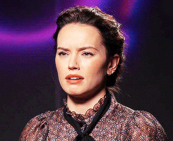 isaacoscar:  ‘Star Wars: The Force Awakens’ Cast Replay Their Facial Reactions Watching the Movie 