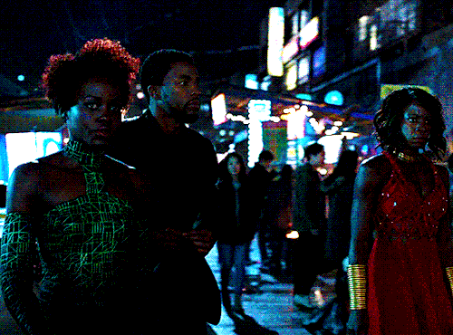 andthwip:Nakia, Okoye, and T'Challa looking smooth af.
