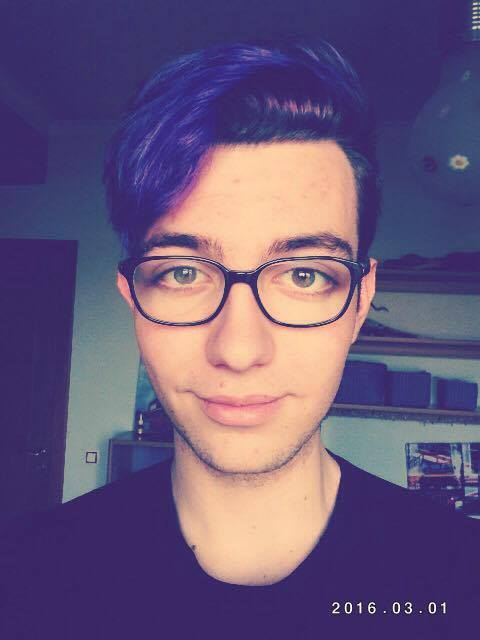 @shitokayimgay I’m here for the selfie party! ( sorry I’m late, I live in Greece and timezones) ^_^ 