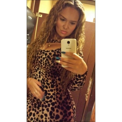 pookaluvcurves:  Pookaluvcurves  Gorgeous n thick