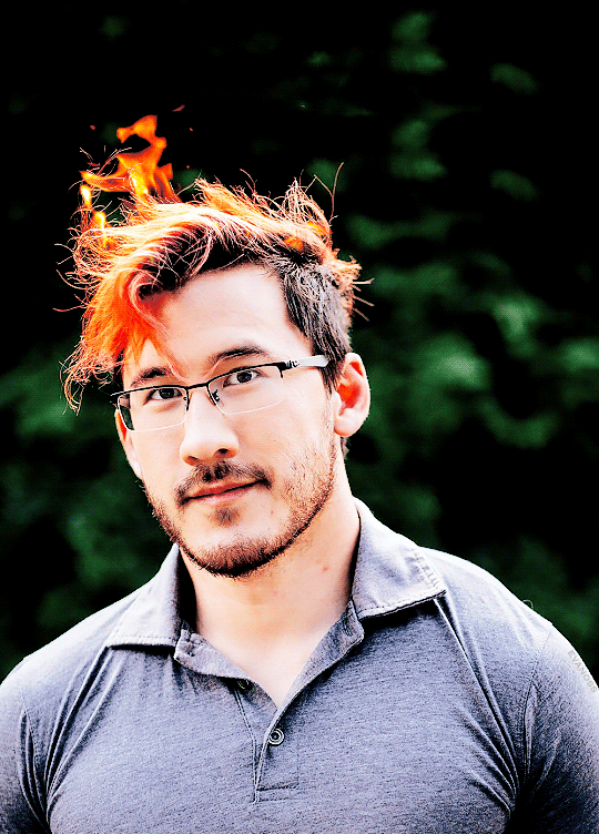 evanoss:  i can’t believe i opened up photoshop to make this