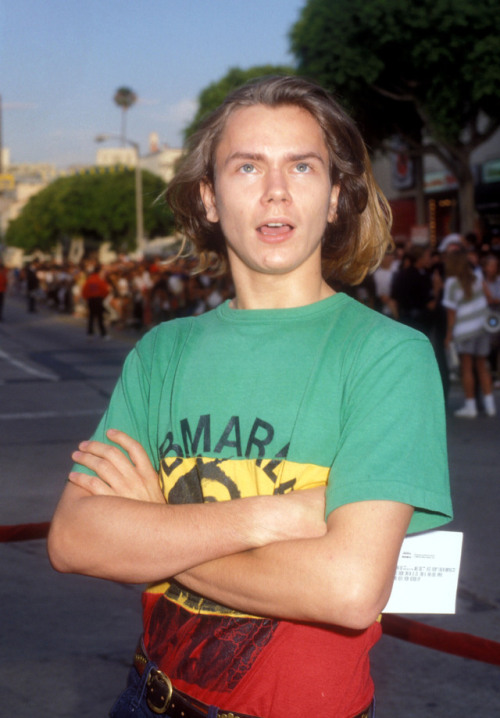 standbyphoenix:  River faces at the premier of ‘Batman’ (May 1989).