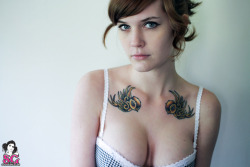 suicidegirlsalbum:  Levee Suicide - Ring