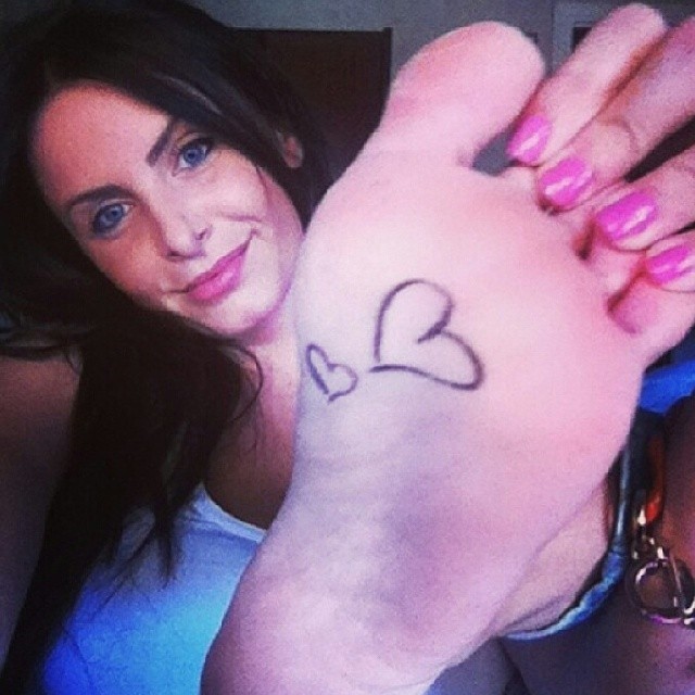 cutegirlmarcella:  Ladies feet fetish and foot slave clips