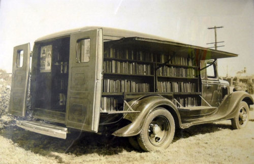 arlingtonvalib: shadow27: archatlas: Bookmobiles: Rare Photos Of Libraries-On-Wheels Long before Ama