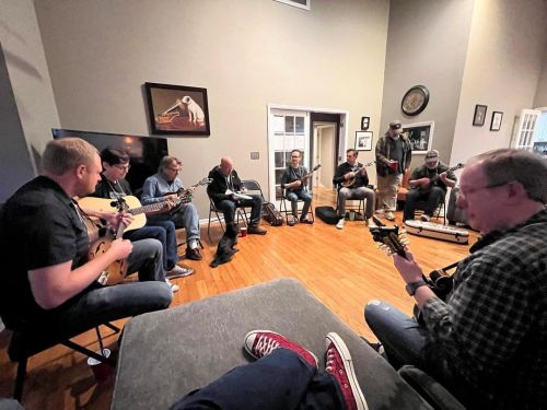 <p>And so it begins…</p>

<p>#nashvillemandolincamp #mandolin #nashvilleacousticcamps #bluegrass #bluegrassmandolin  (at Ridgetop, Tennessee)<br/>
<a href="https://www.instagram.com/p/CcEpue0FYiF/?utm_medium=tumblr">https://www.instagram.com/p/CcEpue0FYiF/?utm_medium=tumblr</a></p>
