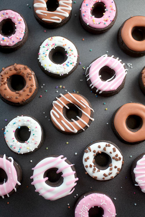 foodffs:  Decorating Doughnuts Really nice recipes. Every hour.