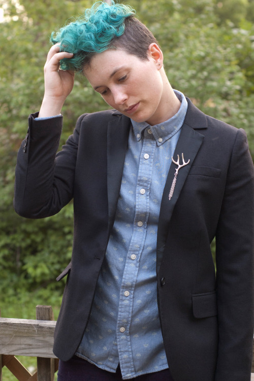 dapperandswag:  Lapel pins! Anchor, steer, and antler pins from Dapper and Swag’s Livery 