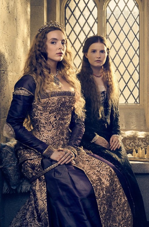 mademoisellelapiquante: Jodie Comer and Rebecca Benson in The White Princess - 2017